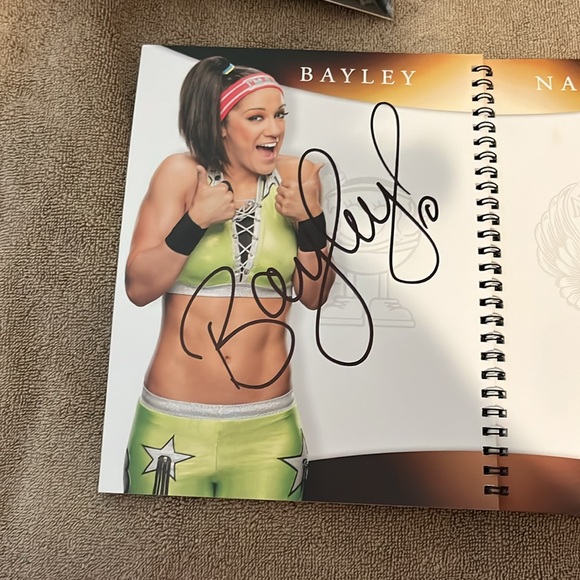 WWE Summerslam Heatwave Tour VIP swag bag hat picture autographs lanyard towel - Picture 10 of 12